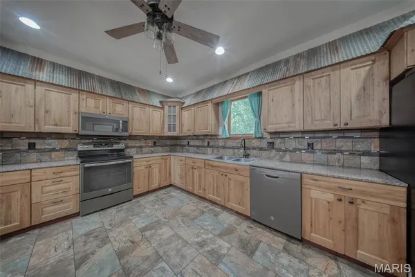 $530,000 | 283 Broken Post Road, Richland, MO 65556