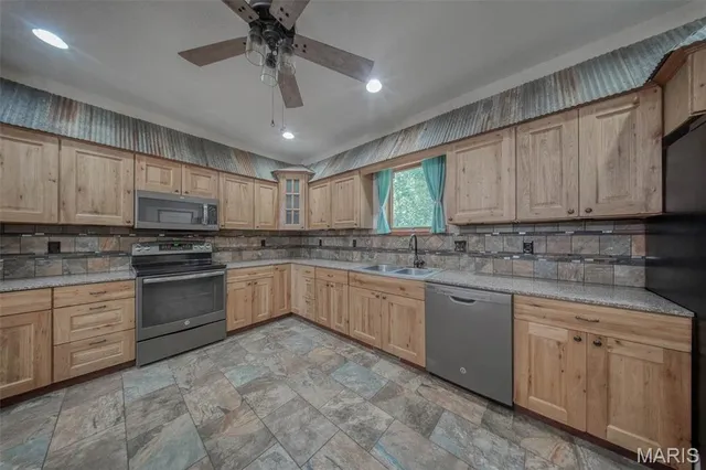 $545,000 | 283 Broken Post Road, Richland, MO 65556