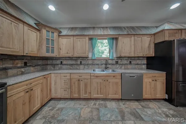 $530,000 | 283 Broken Post Road, Richland, MO 65556