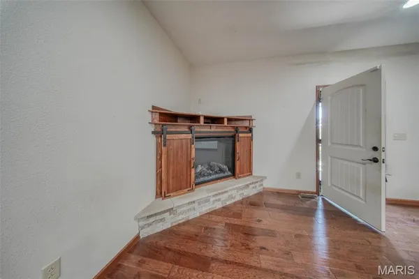 $530,000 | 283 Broken Post Road, Richland, MO 65556