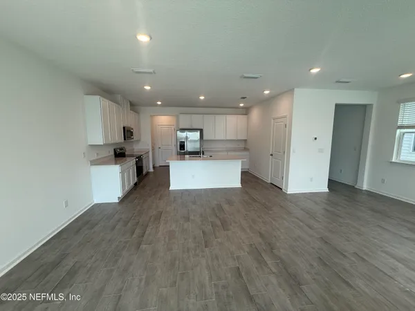 $1,950 | 6850 Rhapsody Road, Jacksonville, FL 32244