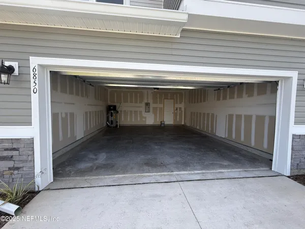 $1,950 | 6850 Rhapsody Road, Jacksonville, FL 32244