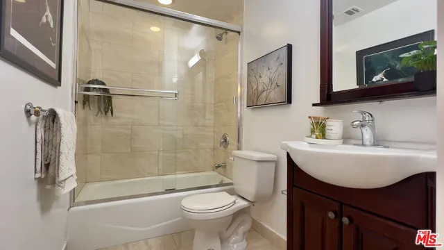 $2,890 | 5633 Carlton Way, Unit 203, Los Angeles, CA 90028