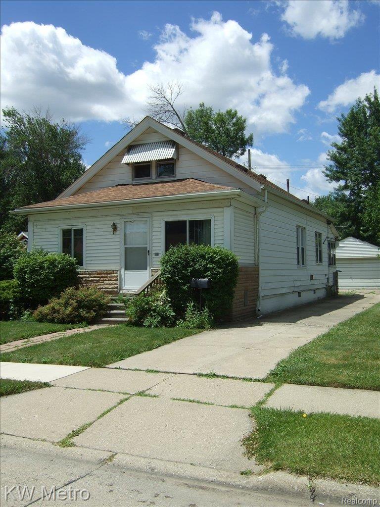 23101 Rausch Avenue Eastpointe, MI 48021 - Photo 2 of 10 SIDE VIEW