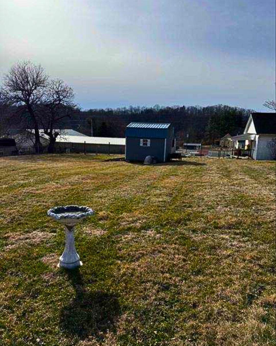 2409 2nd Street Radford, VA 24141 - Photo 13 of 14 a swimming pool with an outdoor seating