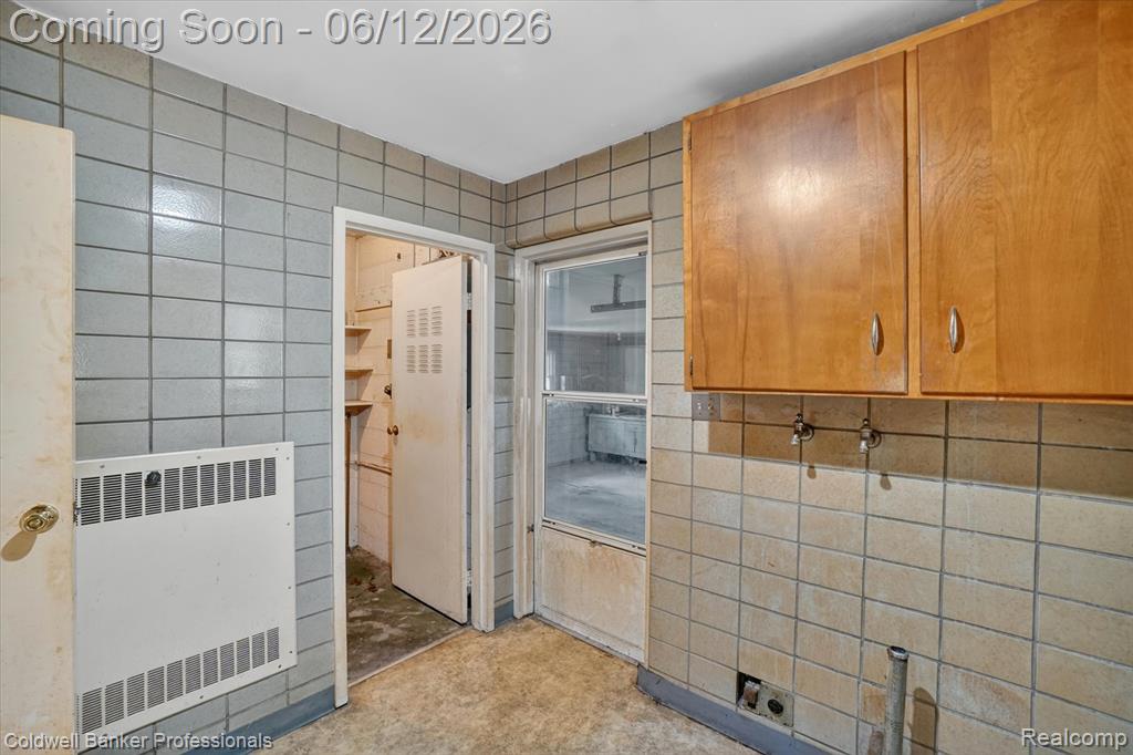 8245 Fenton Road Grand Blanc, MI 48439 - Photo 17 of 49