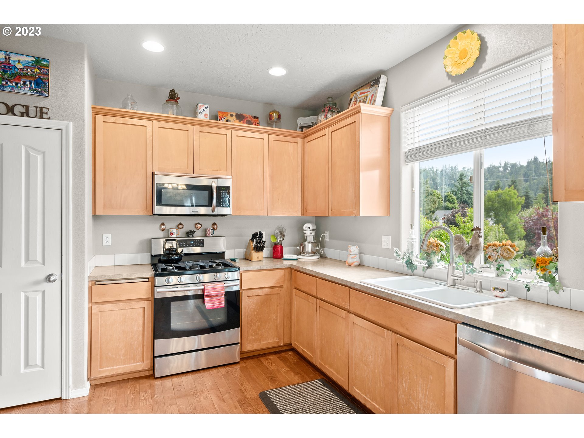 426 Ike Mooney Road Northeast Silverton, OR 97381 - Photo 6 of 26 Gallery Image 6