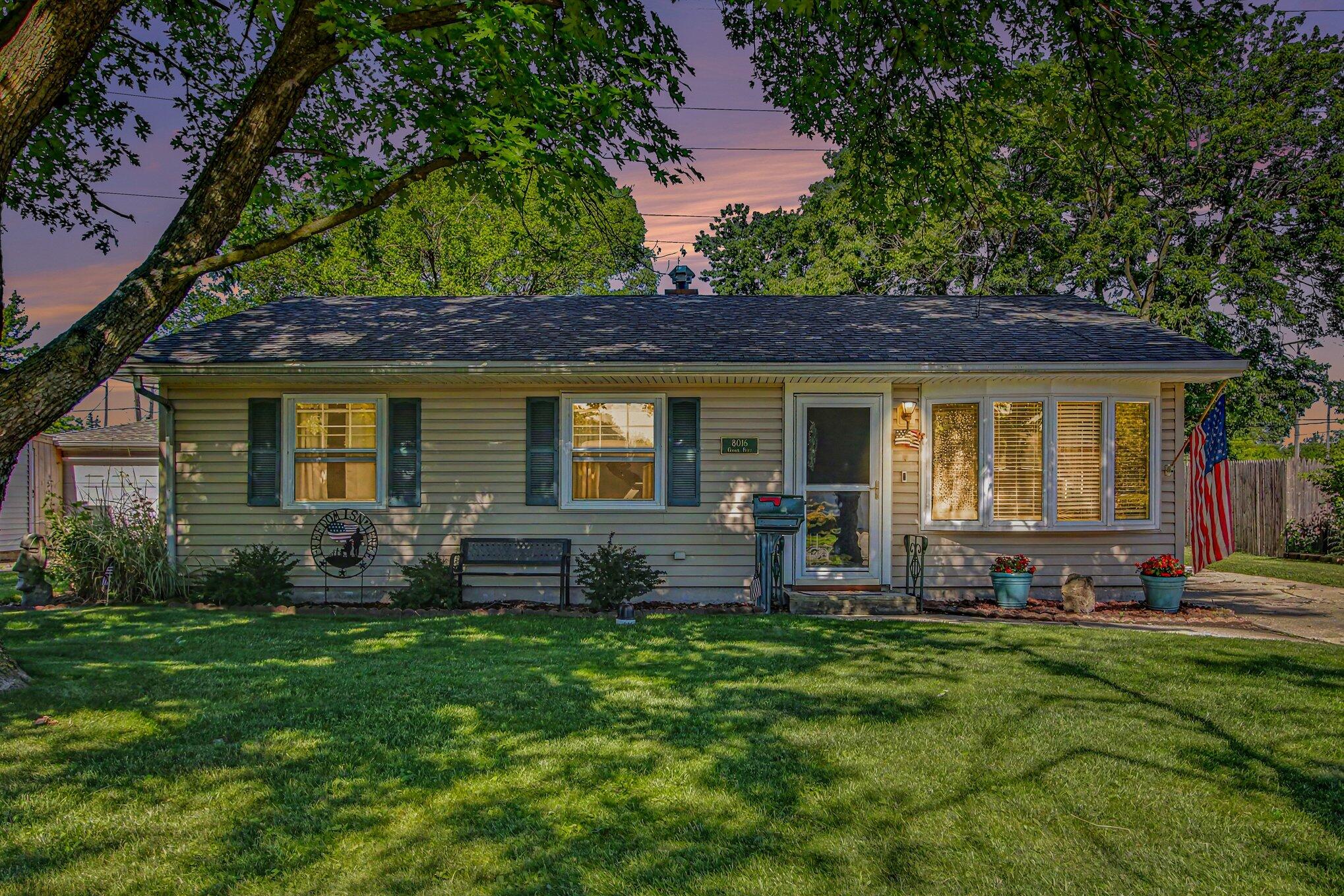 8016 Gordon Place Highland, IN 46322 - Photo 1 of 28 2038x1359