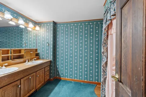 $689,000 | 125 Eastern Avenue, Essex, MA 01929