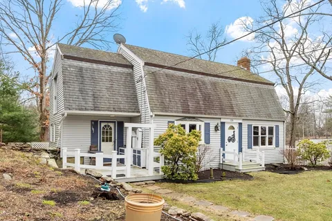 $689,000 | 125 Eastern Avenue, Essex, MA 01929