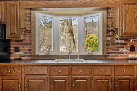 $689,000 | 125 Eastern Avenue, Essex, MA 01929