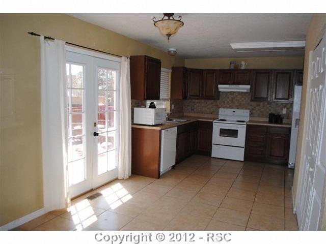 4475 Beaumont Road Colorado Springs, CO 80916 - Photo 5 of 9