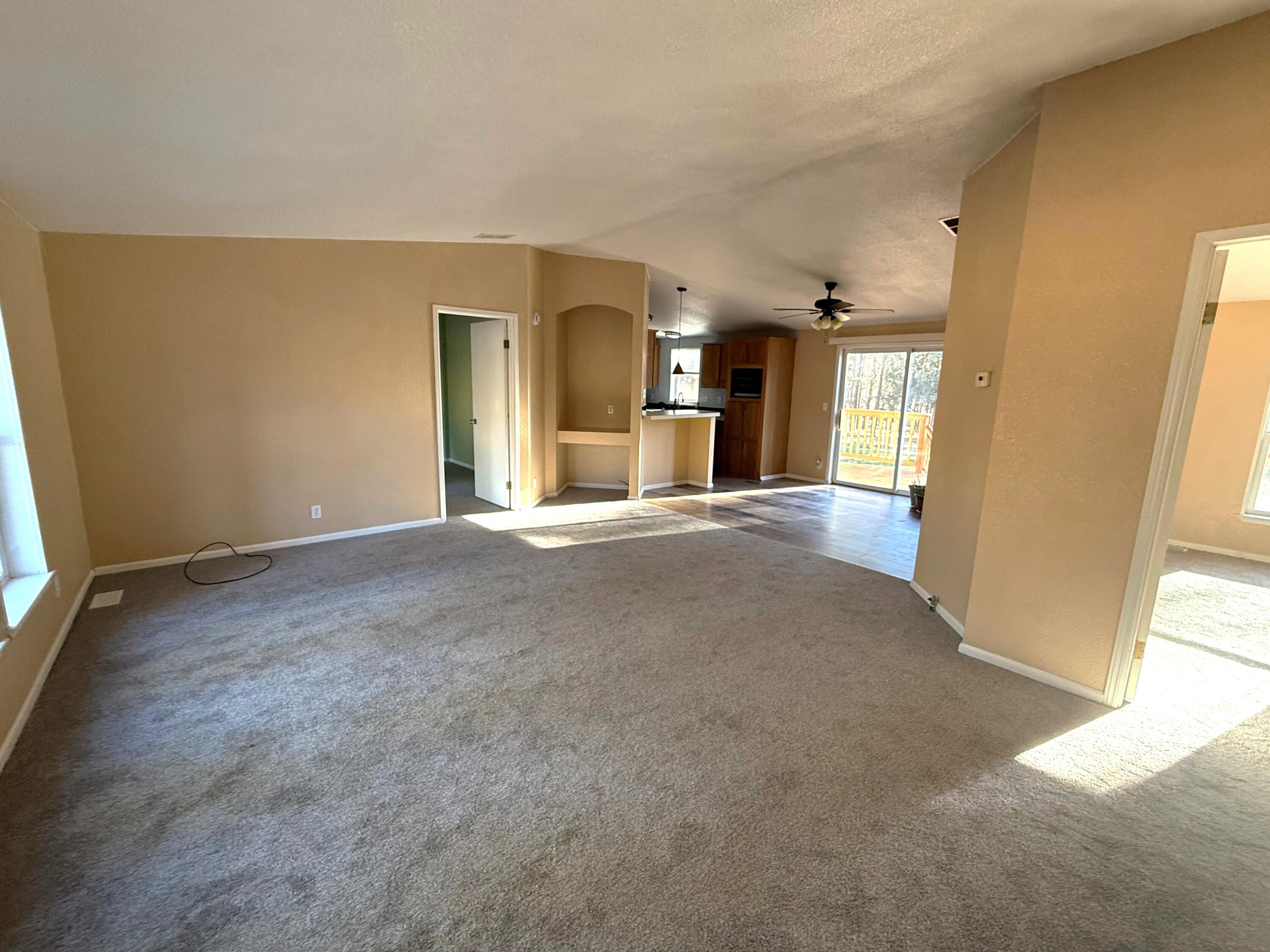 7623 Prairie Dog Drive Bonanza, OR 97623 - Photo 5 of 51 Living Room