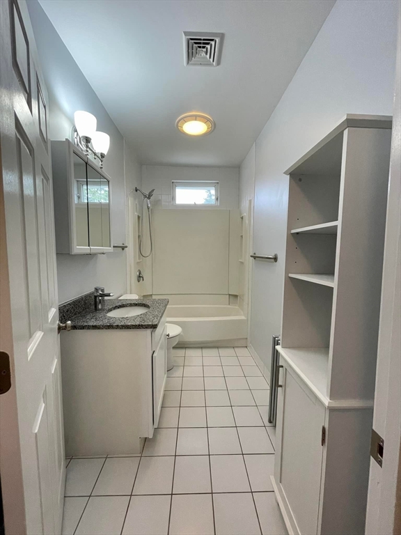 2 Snowling Road, Unit B Uxbridge, MA 01569 - Photo 4 of 8