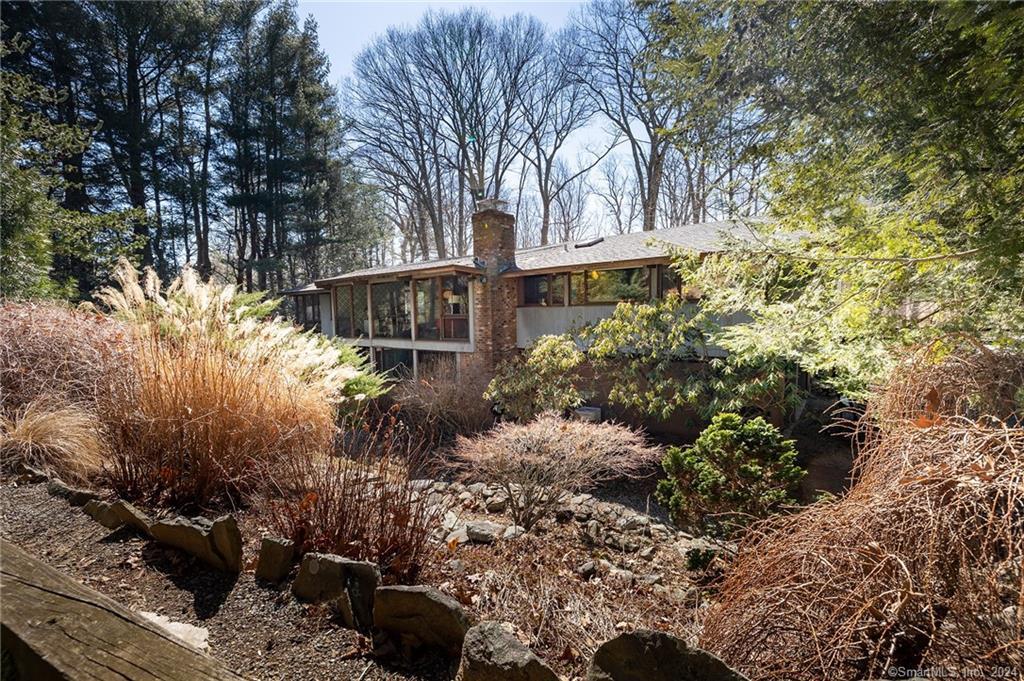 47 Florida Hill Road Ridgefield, CT 06877 - Photo 27 of 29 a view of a house with a yard