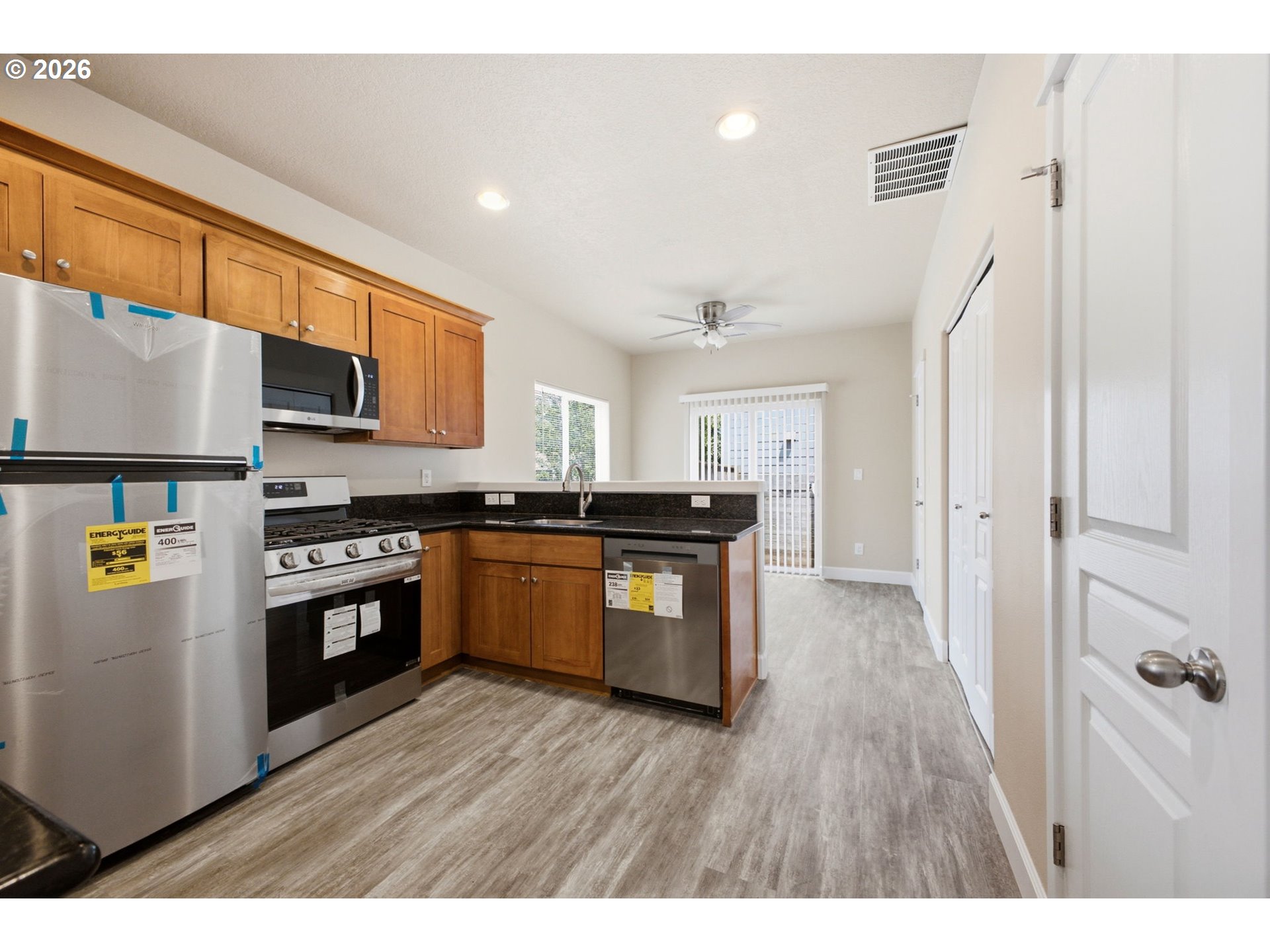 6136 Southeast Duke Street Portland, OR 97206 - Photo 15 of 42