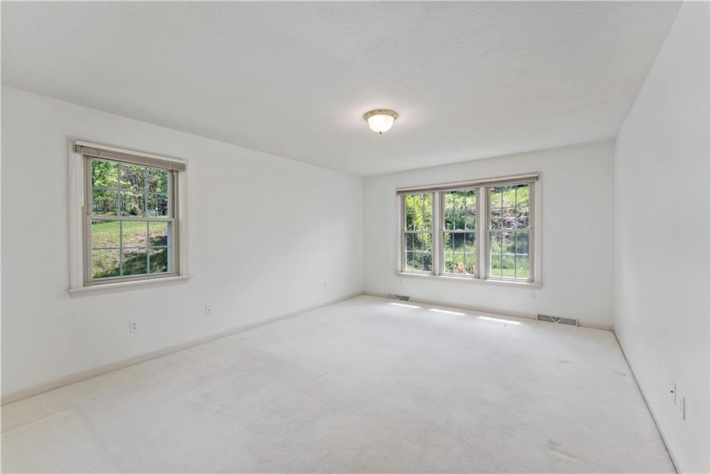 358 West Jefferson Road Butler, PA 16002 - Photo 15 of 50
