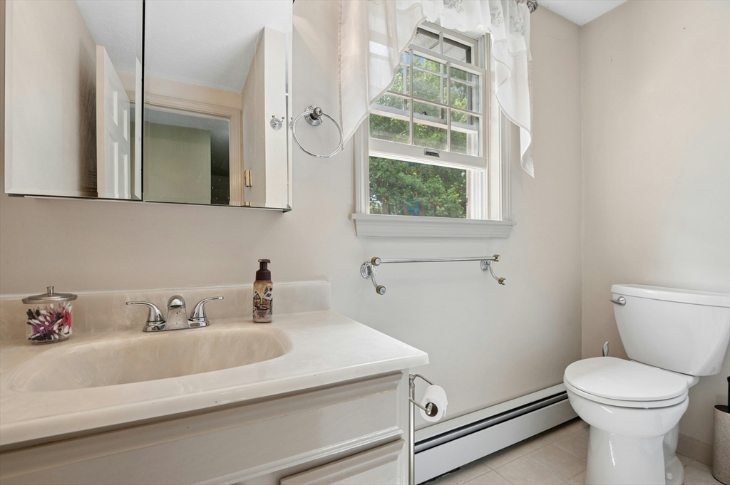 158 Copperfield Road Worcester, MA 01602 - Photo 33 of 42