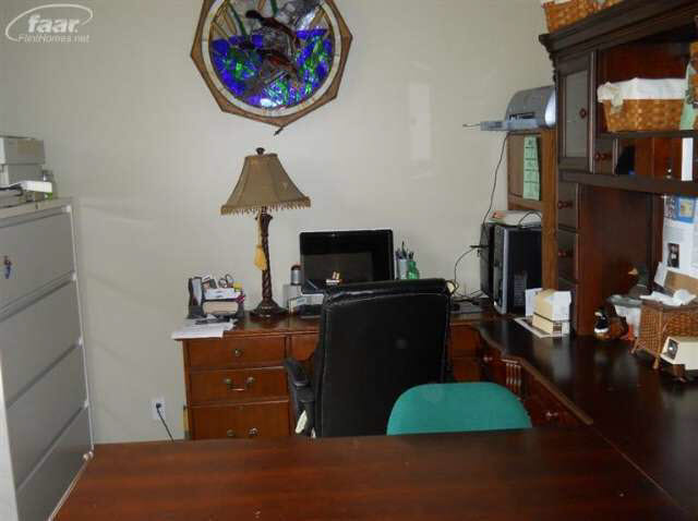 4239 North Oak Road Davison, MI 48423 - Photo 10 of 75 21122469-9.JPG