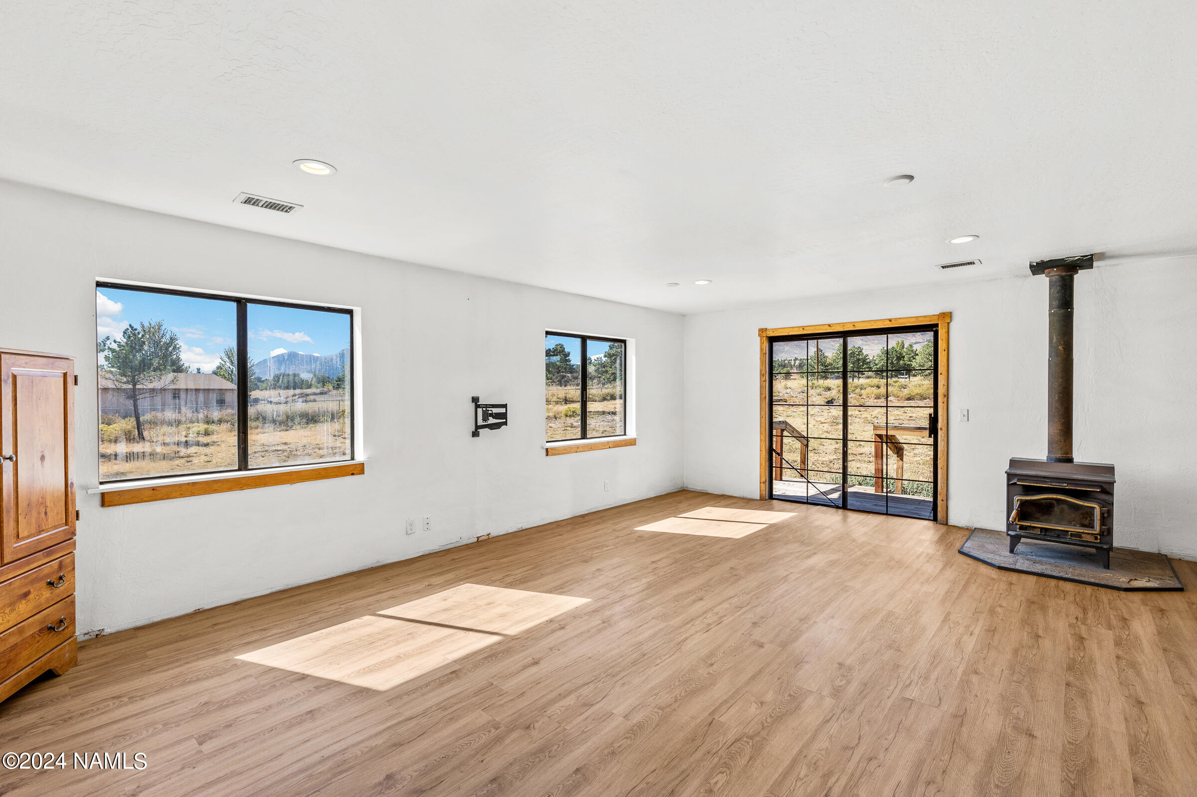 12970 Monsoon Road Flagstaff, AZ 86004 - Photo 2 of 27 Great Room