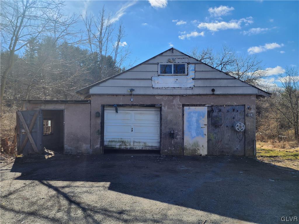 6984 Wimmer Road Bethlehem, PA 18015 - Photo 7 of 18 Gallery Image 7