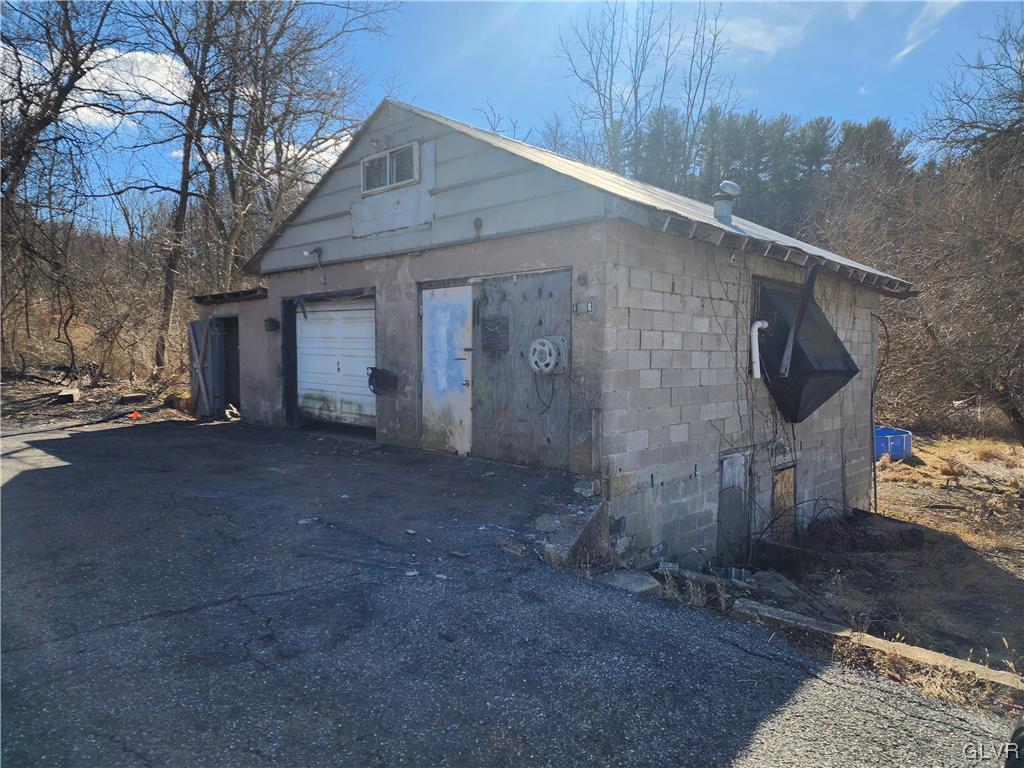 6984 Wimmer Road Bethlehem, PA 18015 - Photo 8 of 18 Gallery Image 8