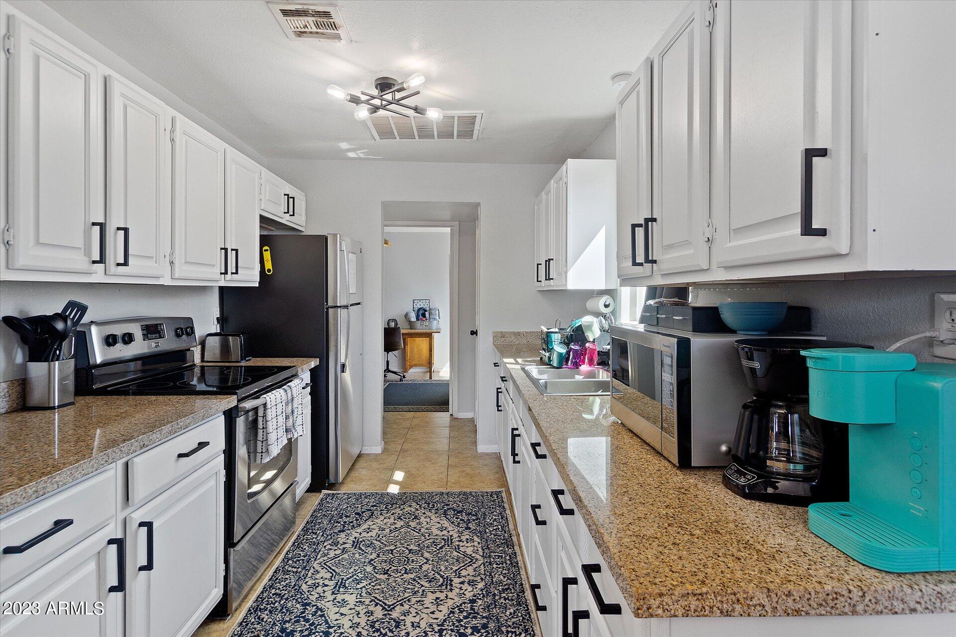 1808 East Yale Street, Unit 1 Phoenix, AZ 85006 - Photo 10 of 31 11-1808-1Yale-011