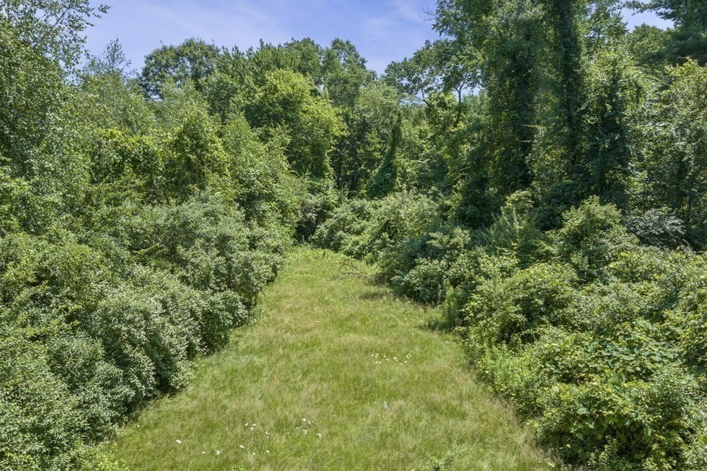11 Bicknell Road Grafton, MA 01519 - Photo 10 of 37 Gallery Image 10