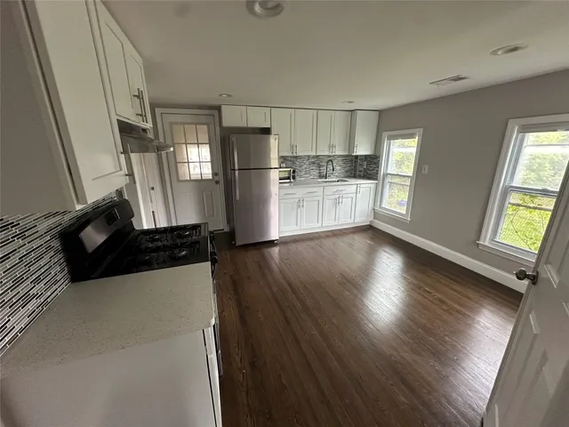 $1,100 | 62 1/2 Dickinson Street, Unit 2, Binghamton, NY 13905