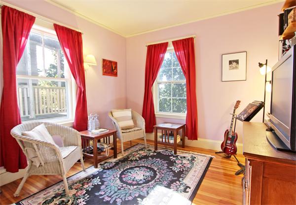 49 Mt Ida Road, Unit 3 Boston, MA 02122 - Photo 9 of 15 Gallery Image 9