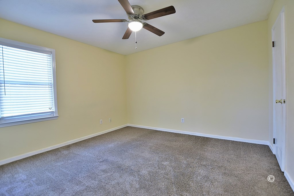 6321 Milgen Road, Unit 4 Columbus, GA 31907 - Photo 12 of 16 Nice sized guest Bedroom