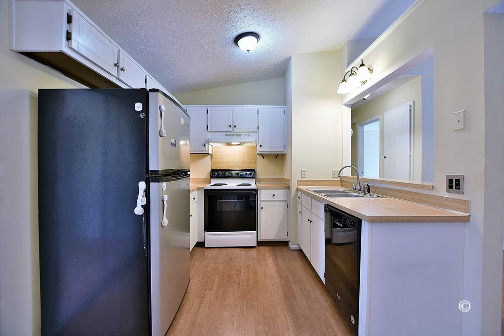 6321 Milgen Road, Unit 4 Columbus, GA 31907 - Photo 6 of 16 Kitchen