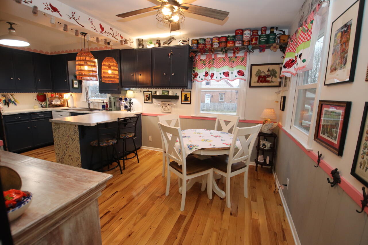 604 North 27th Street Sheboygan, WI 53081 - Photo 6 of 30 Dinette--View 2