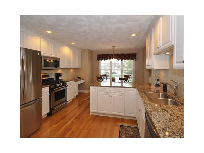 78 Channel View, Unit 2 Warwick, RI 02889 - Photo 6 of 23 Kitchen.