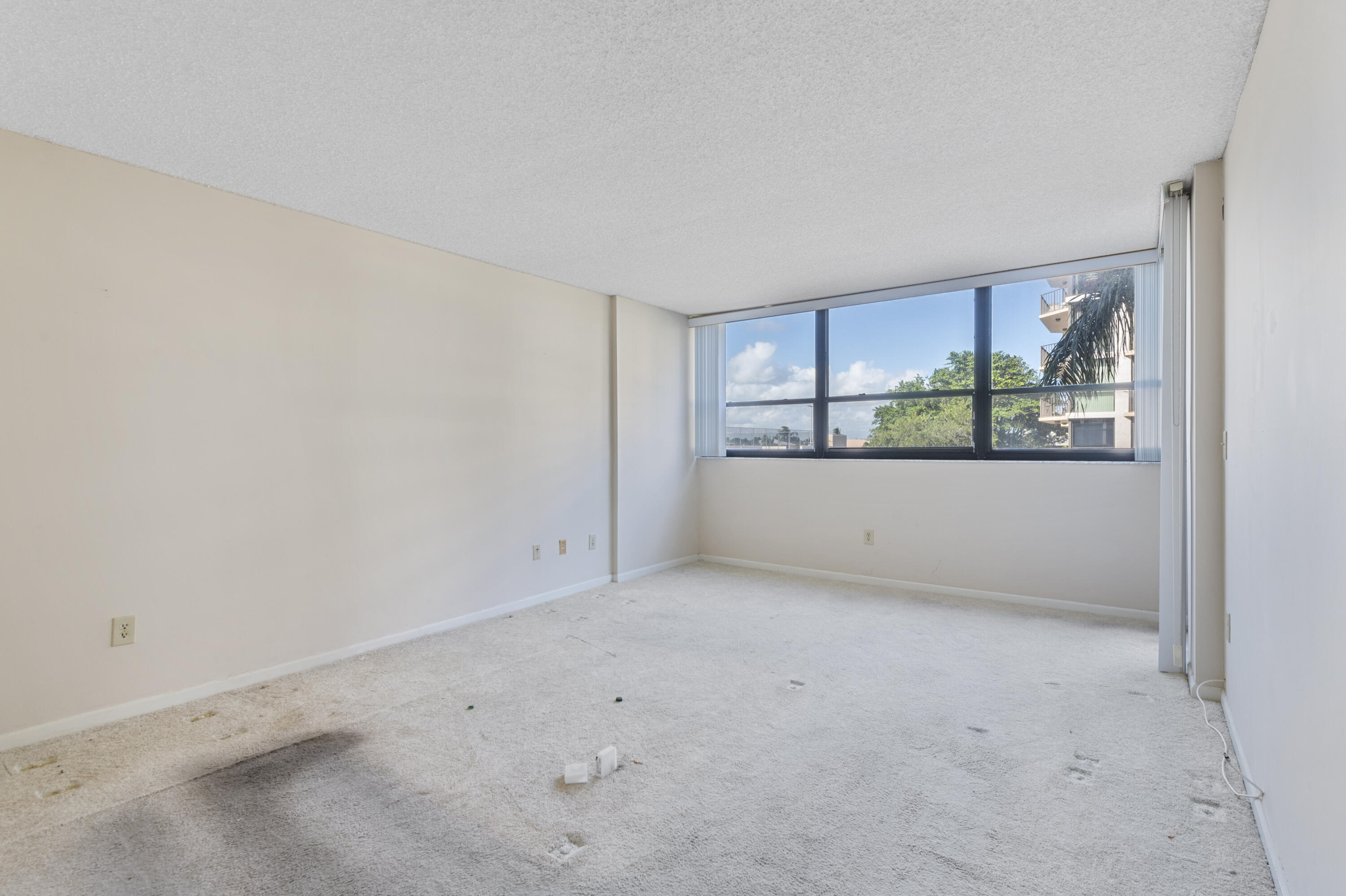 859 Jeffery Street, Unit 312 Boca Raton, FL 33487 - Photo 16 of 53 an empty room with a window