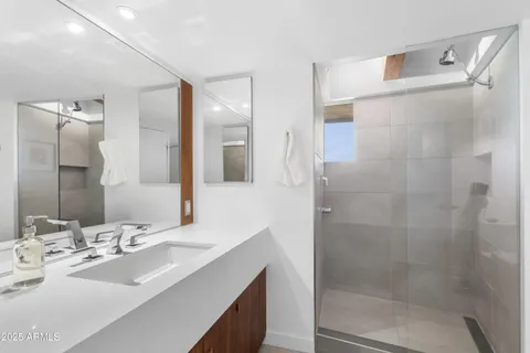 $2,499,000 | 7915 East Primrose Path, Carefree, AZ 85377