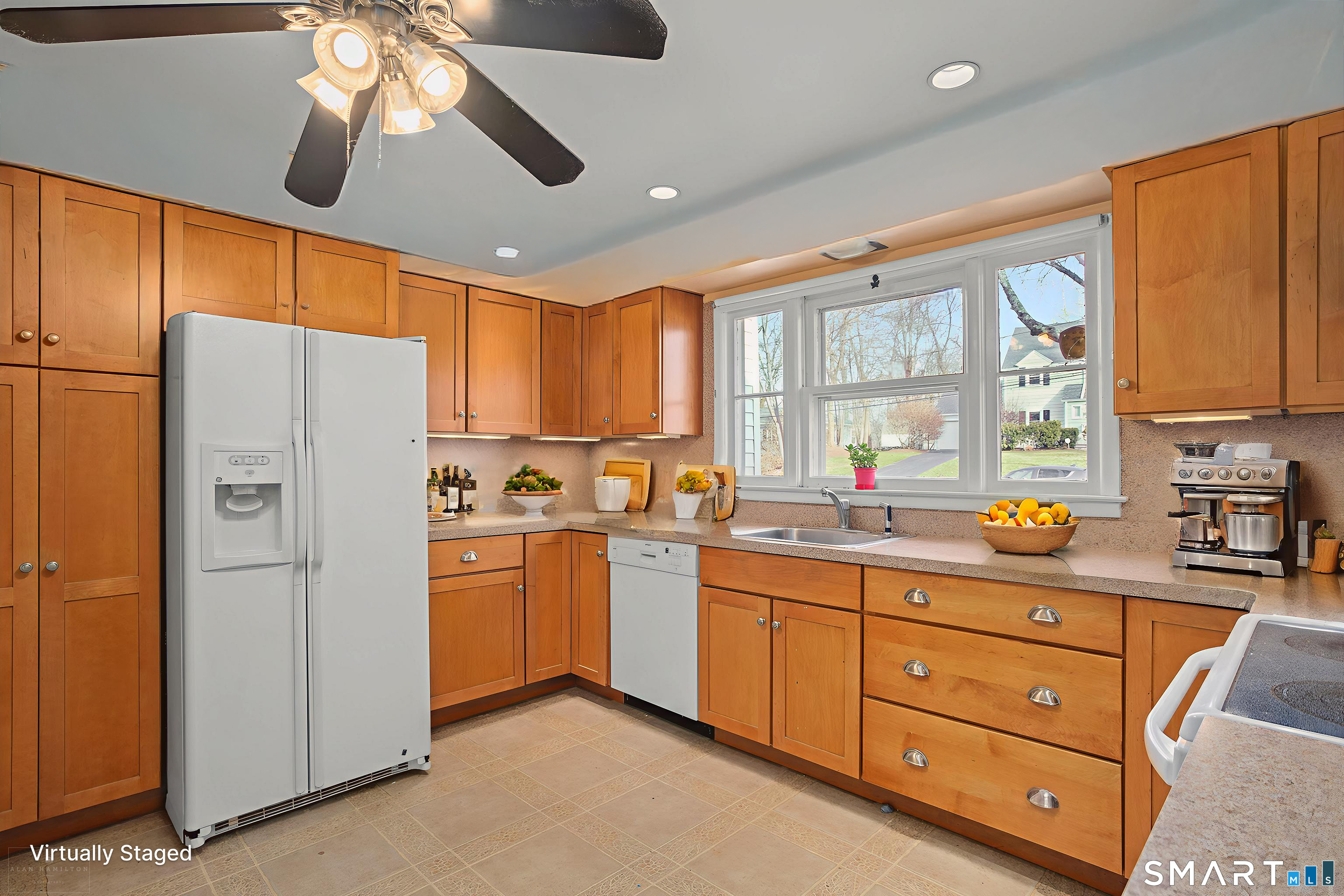 101 Applegate Road Fairfield, CT 06825 - Photo 9 of 19