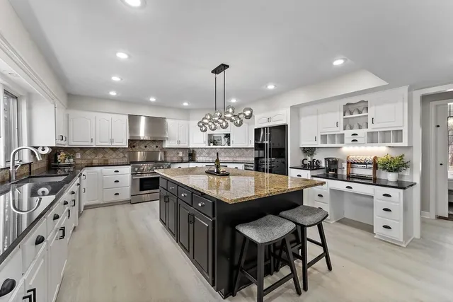 $7,400 | 5720 Oakview Lane North, Plymouth, MN 55442