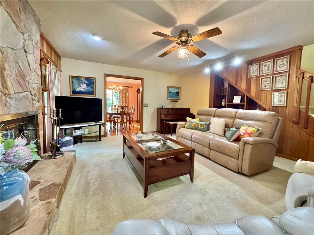 222 Terrace Drive Anderson, SC 29621 - Photo 16 of 44 Living