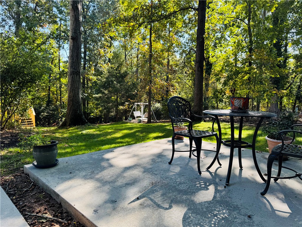 222 Terrace Drive Anderson, SC 29621 - Photo 6 of 44 Upper Patio