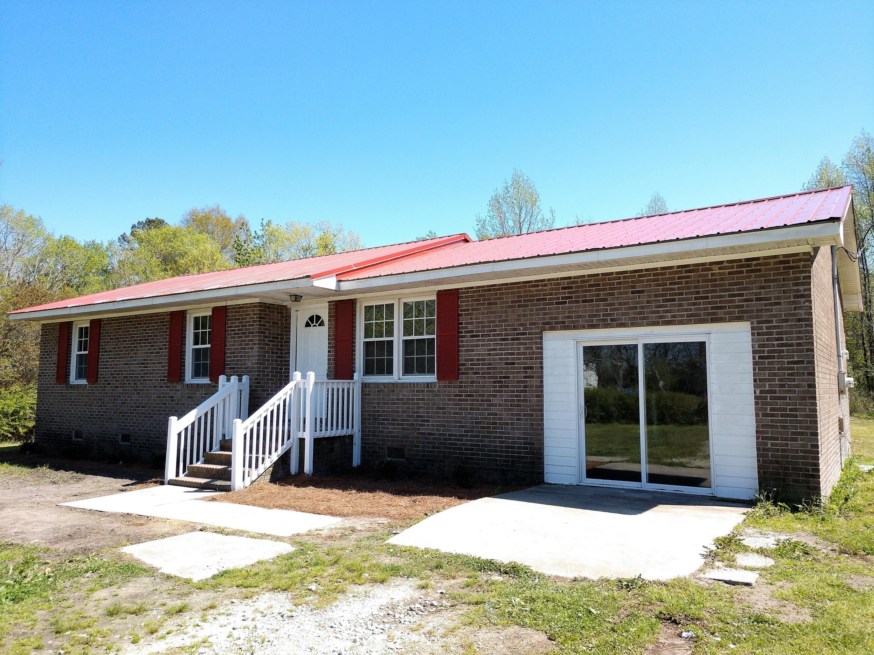 707 Lee Road Maple Hill, NC 28454 - Photo 2 of 16 IMG_20180417_150548