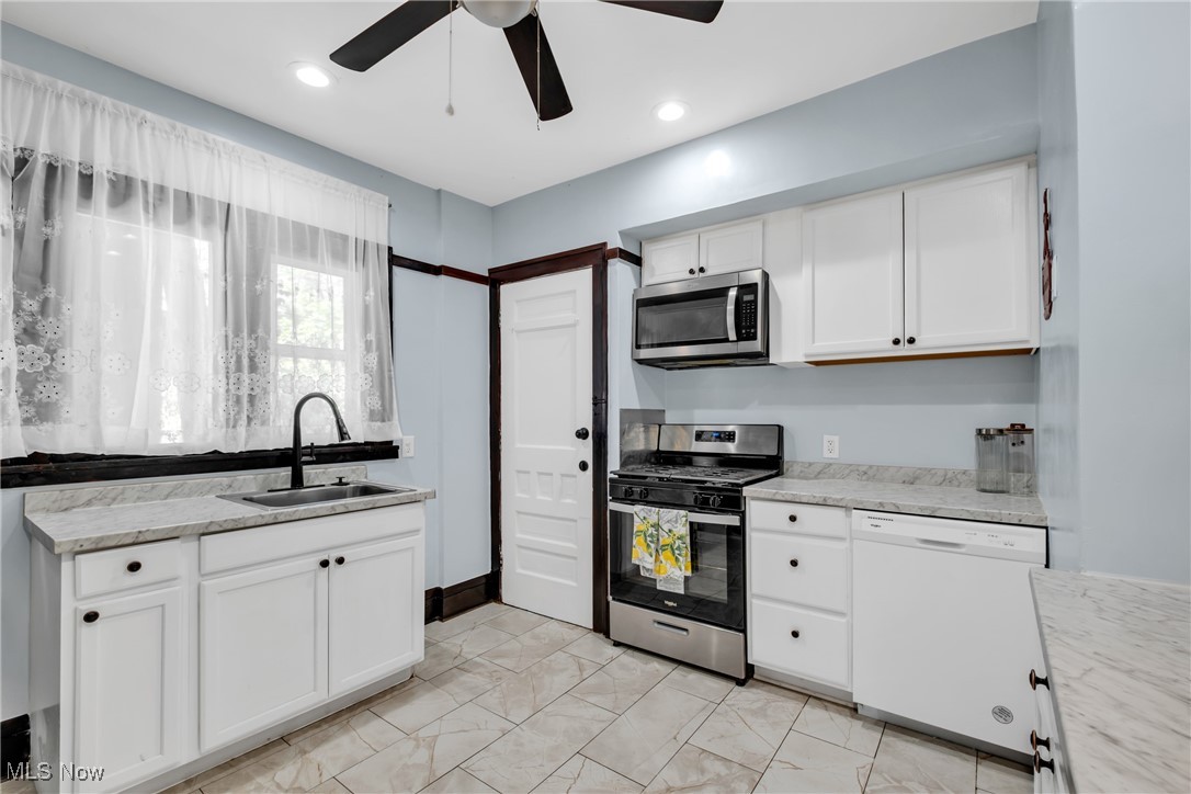 949 Brunswick Road Cleveland Heights, OH 44112 - Photo 14 of 37
