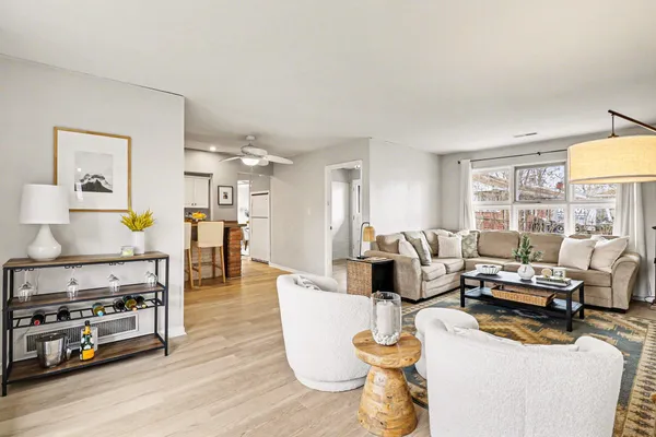 $300,000 | 260 Kenyon Drive, Troy, MI 48083