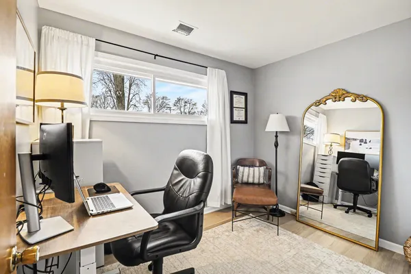 $300,000 | 260 Kenyon Drive, Troy, MI 48083