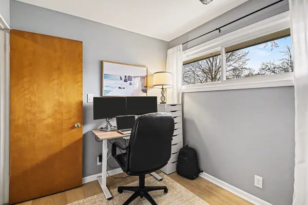 $300,000 | 260 Kenyon Drive, Troy, MI 48083