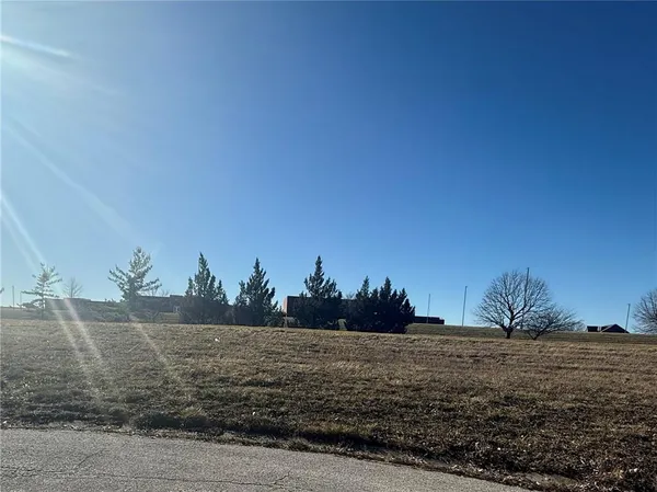 $75,000 | 1106 James Creek Circle, Raymore, MO 64083