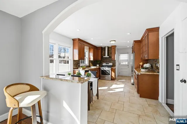 $875,000 | 26 East Harrison Place, Livingston, NJ 07039