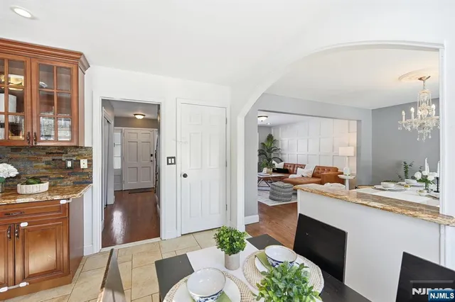 $875,000 | 26 East Harrison Place, Livingston, NJ 07039