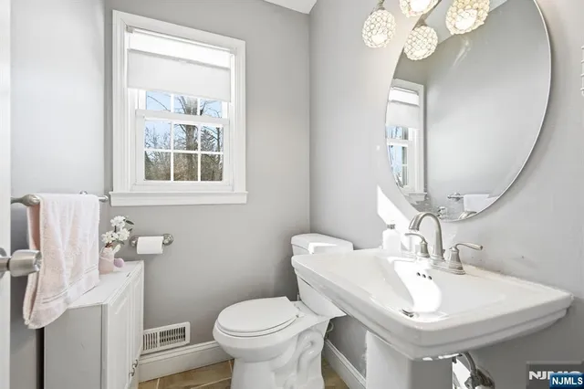 $875,000 | 26 East Harrison Place, Livingston, NJ 07039