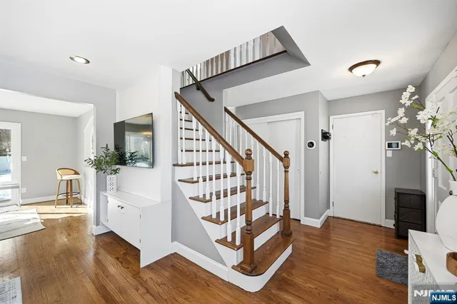 $875,000 | 26 East Harrison Place, Livingston, NJ 07039